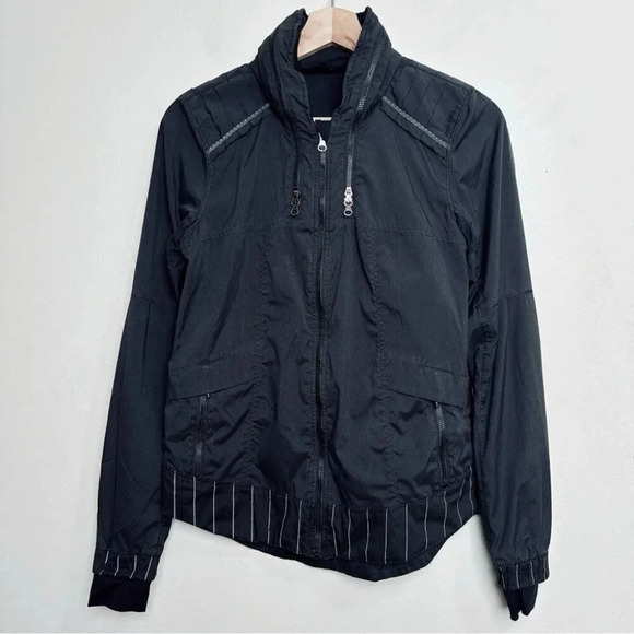 Lululemon Womens Size 4 Spring Forward Hidden Hood Jacket - Picture 3 of 16